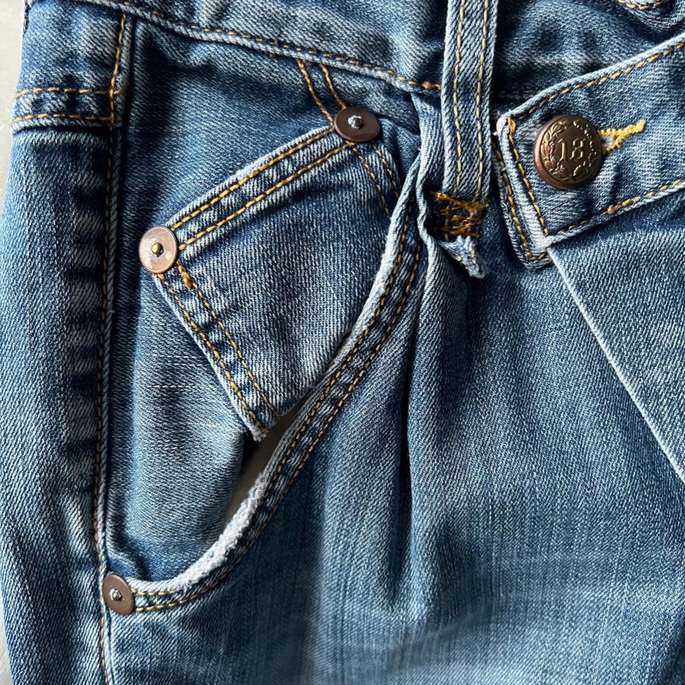 R13 CrossOver Asymmetric Denim Slouchy Stretch Jeans - Picture 7 of 16